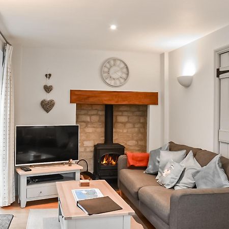 Riverview Somerford Keynes Exterior photo