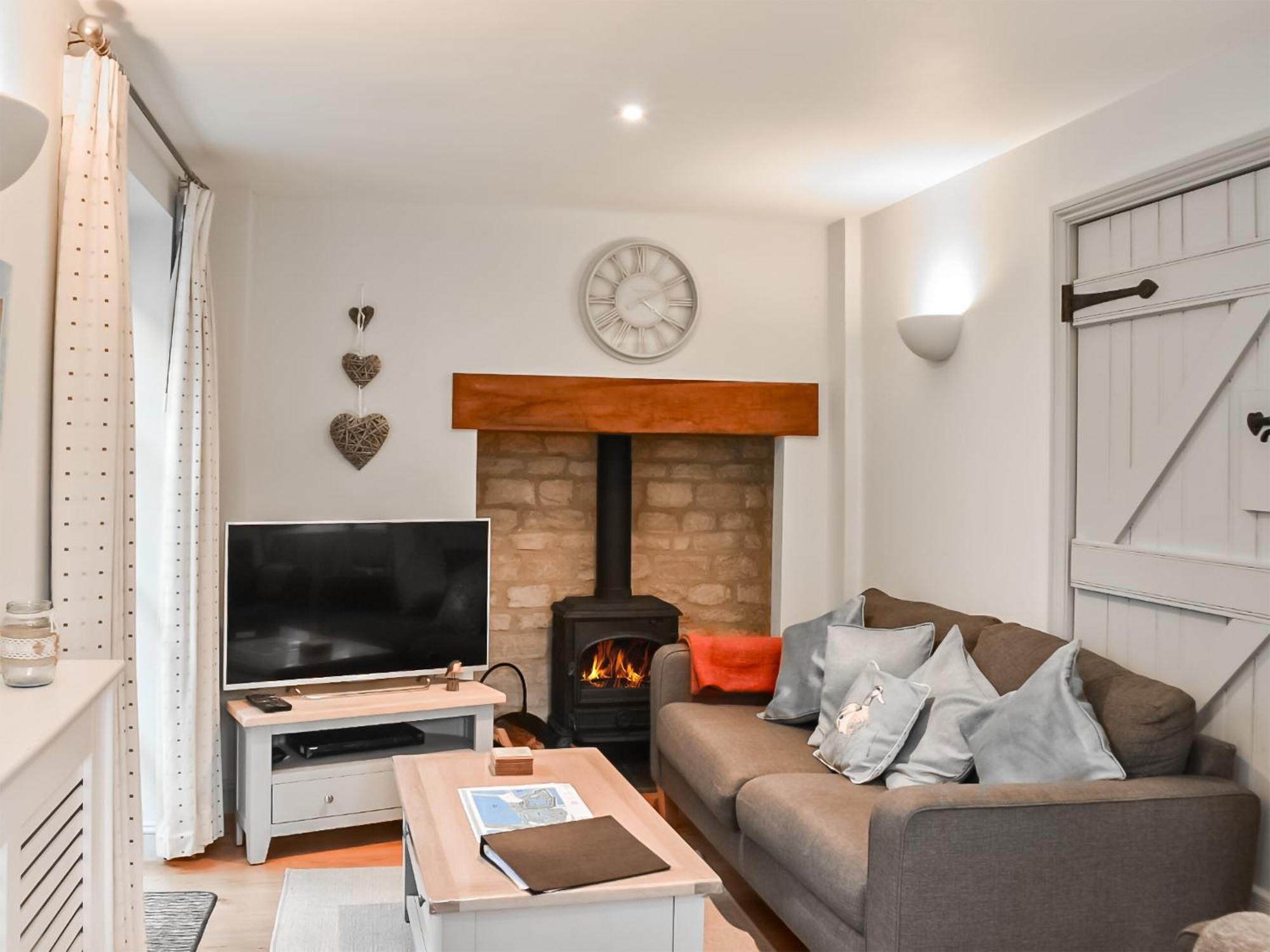 Riverview Somerford Keynes Exterior photo